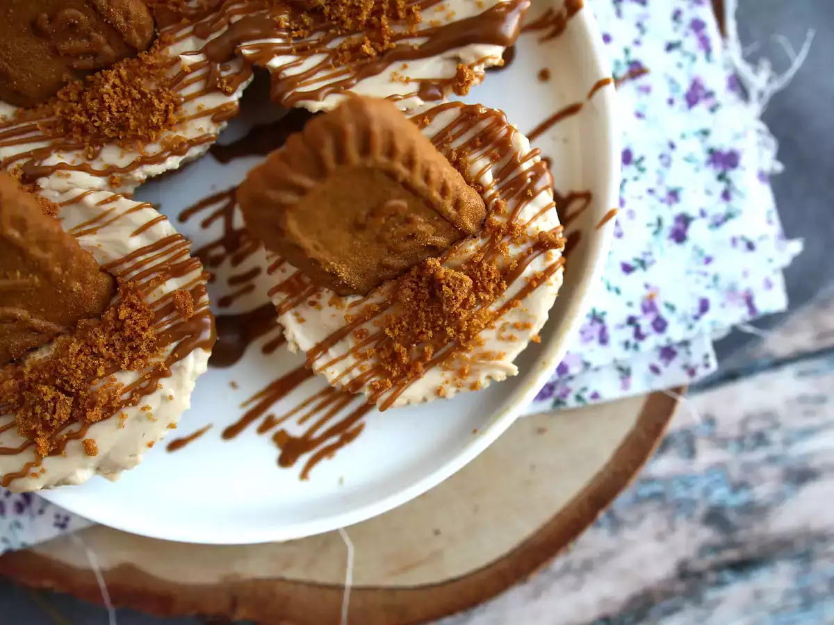 Nepečené tvarohové koláče so sušienkami speculoos - foto 4