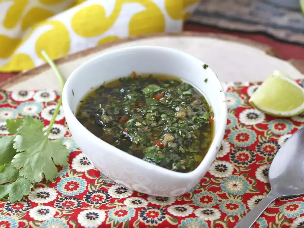 Omáčka Chimichurri: dokonalý doplnok k pečeniu a grilovaniu.