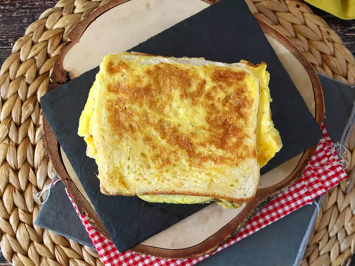 Omeleta expres sendvič - Francúzsky toast omeleta sendvič - vajíčko sendvič hack - foto 4