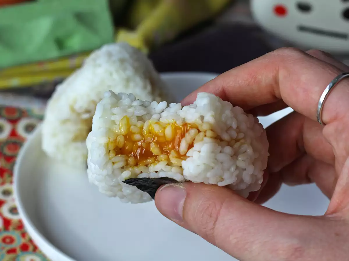 Onigiri so žĺtkami konzervovanými v sójovej omáčke - foto 3