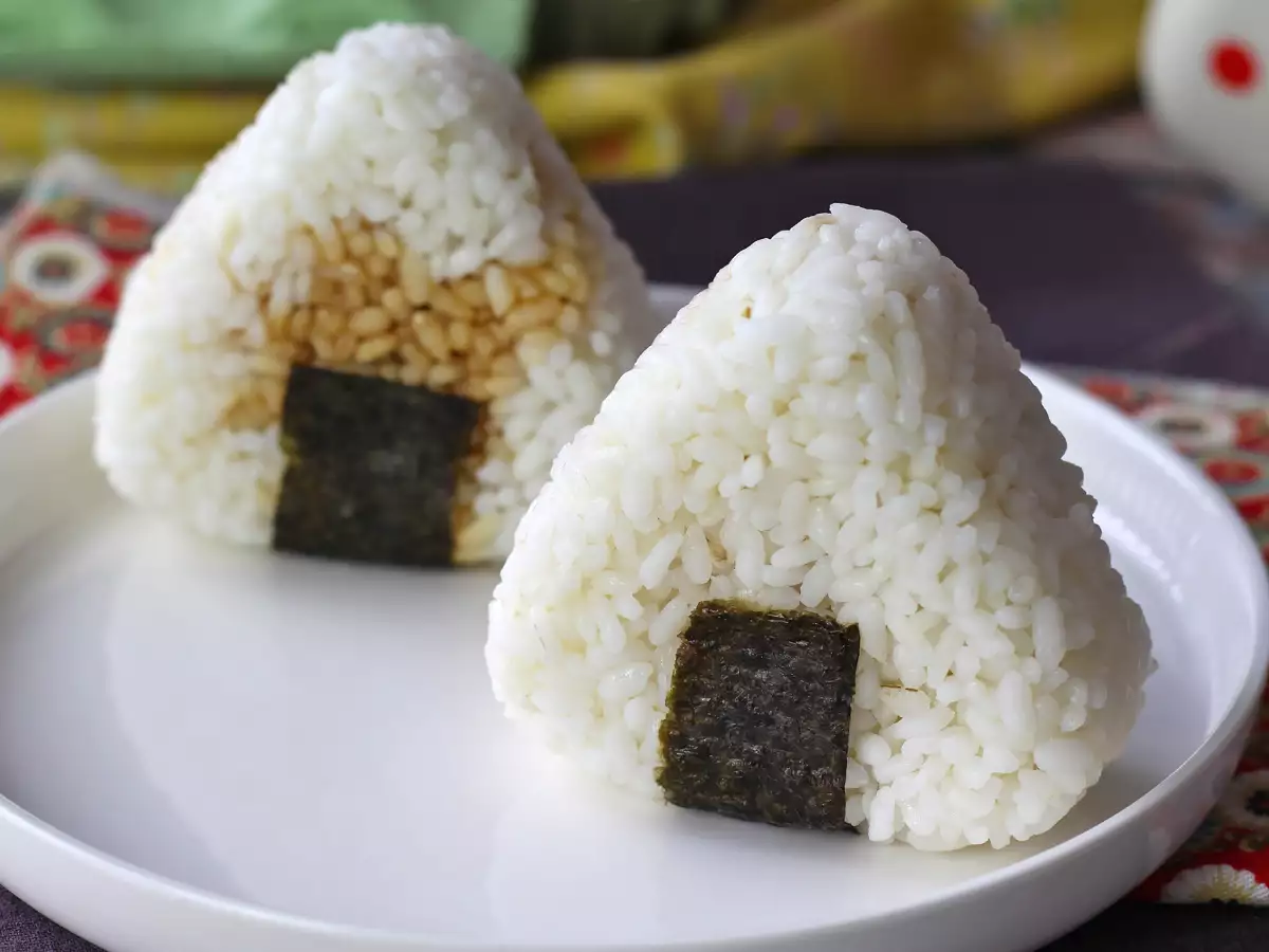 Onigiri so žĺtkami konzervovanými v sójovej omáčke - foto 5