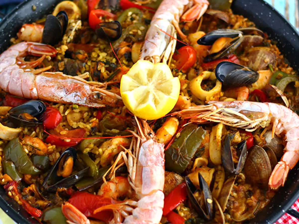 Paella s morskými plodmi - foto 3