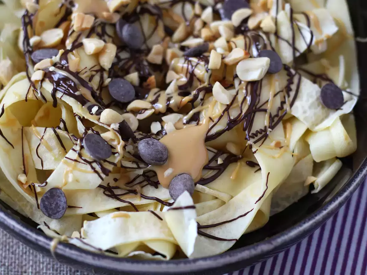 Palacinkové tagliatelle s čokoládou a arašidmi! - foto 2