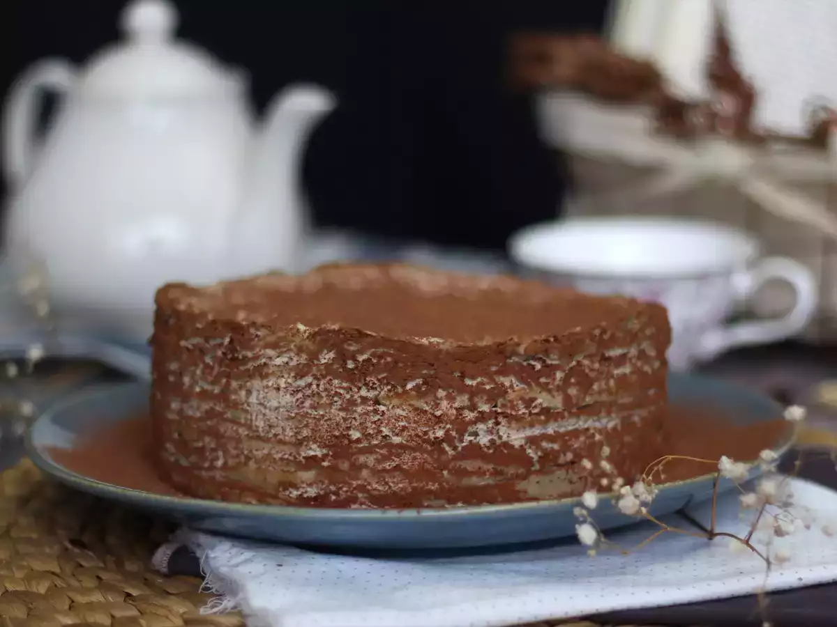 Palacinkový koláč v štýle tiramisu s kávou a kakaom - foto 2