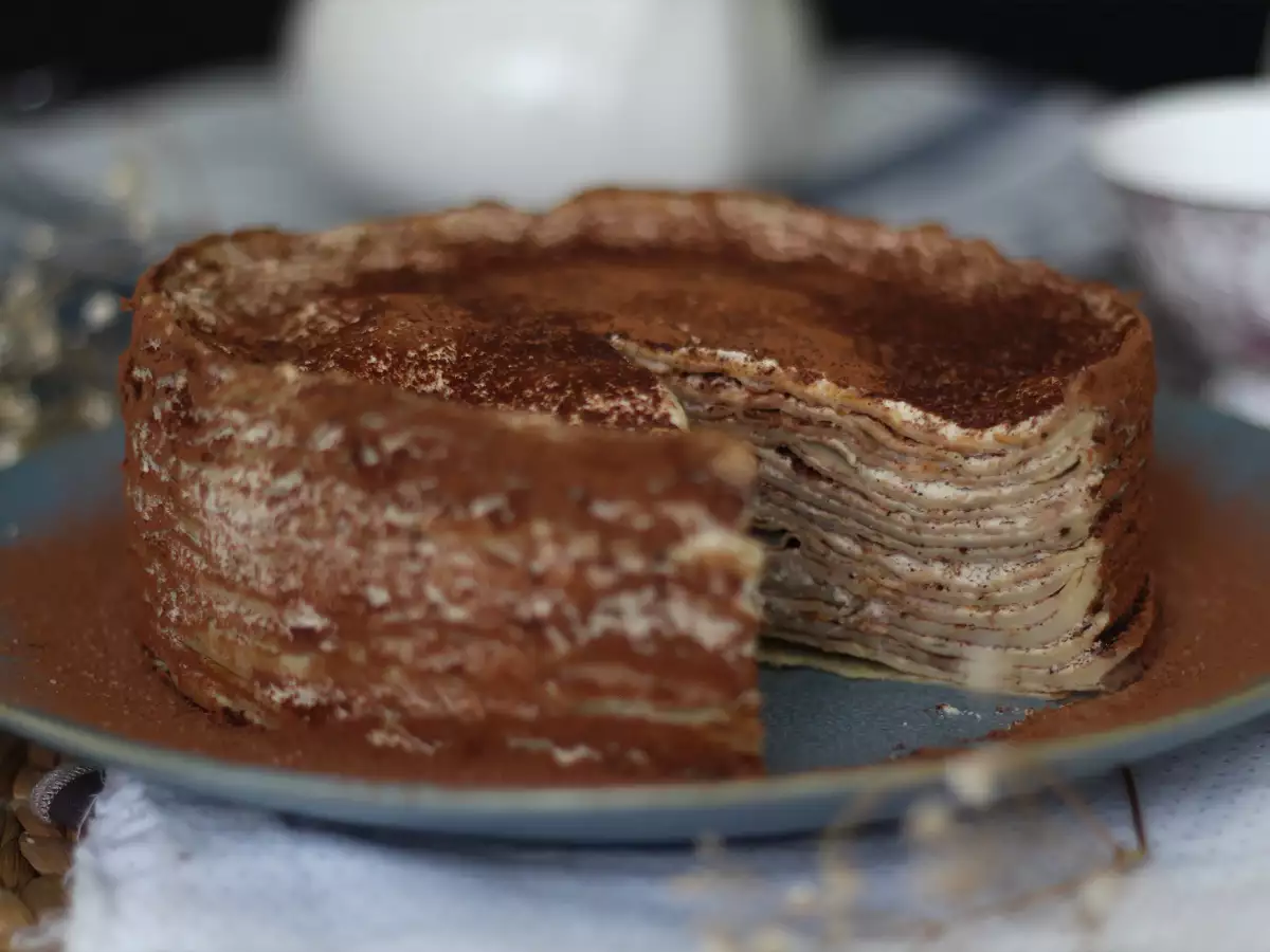 Palacinkový koláč v štýle tiramisu s kávou a kakaom - foto 5