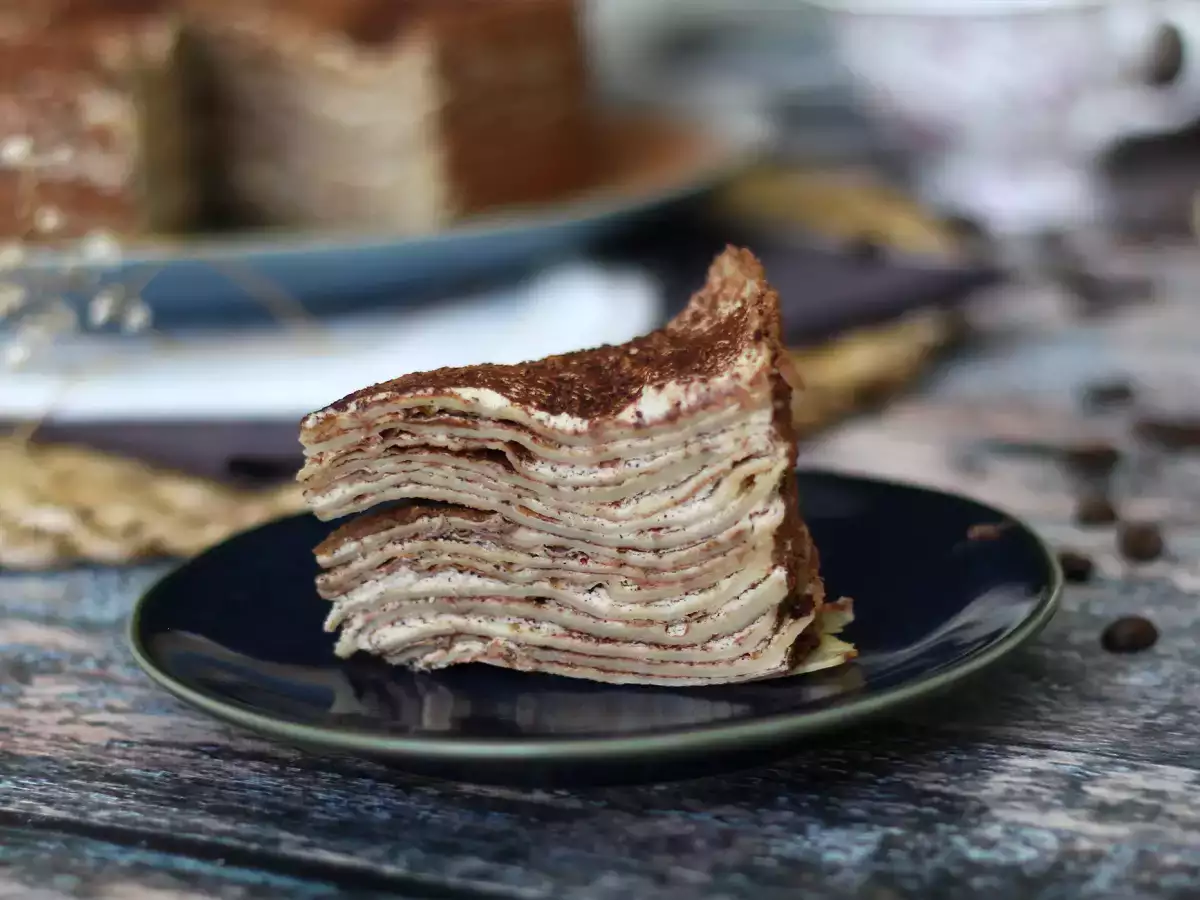 Palacinkový koláč v štýle tiramisu s kávou a kakaom - foto 6