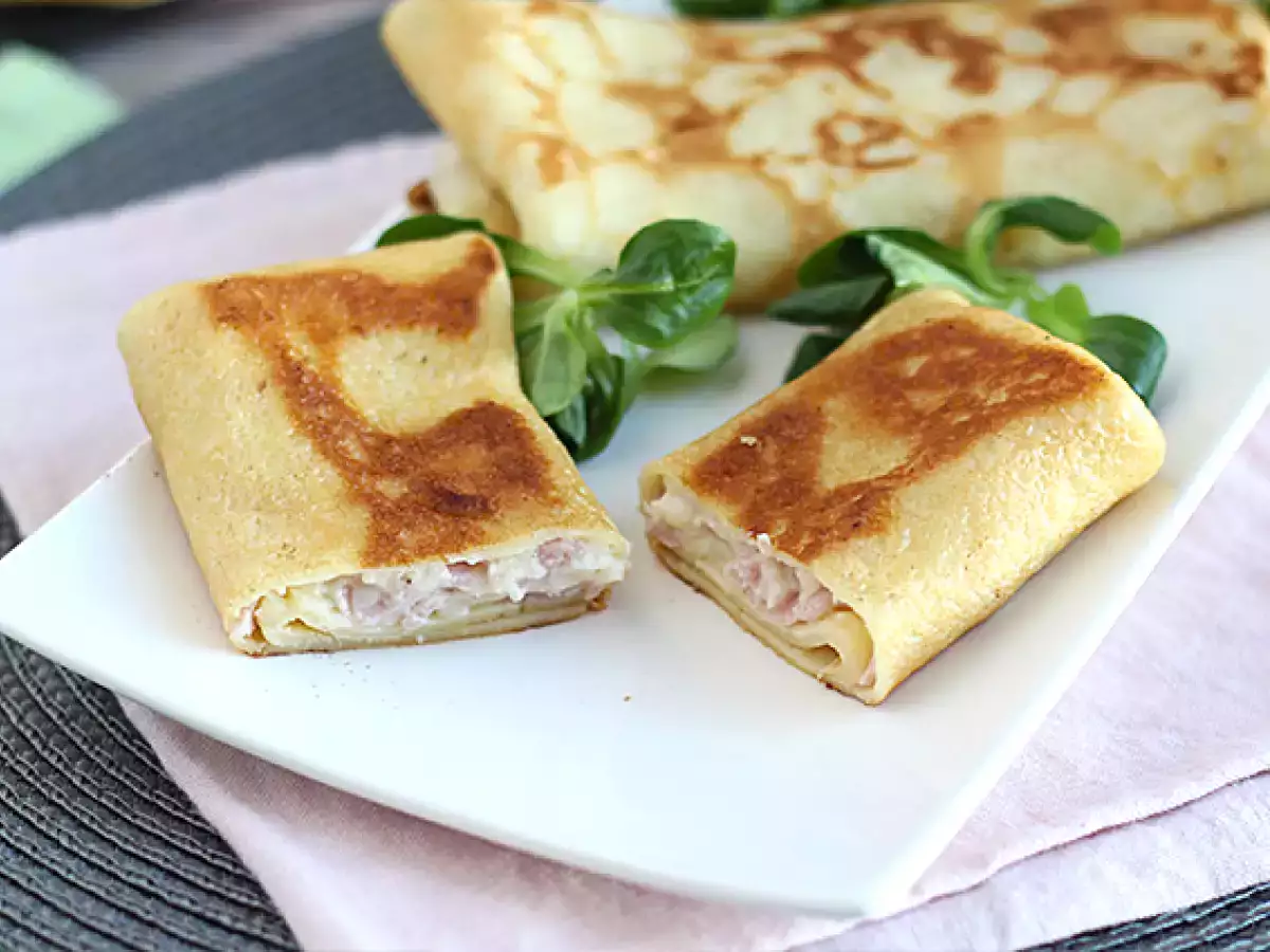 Palacinky plnené bešamelovou omáčkou, syrom a šunkou