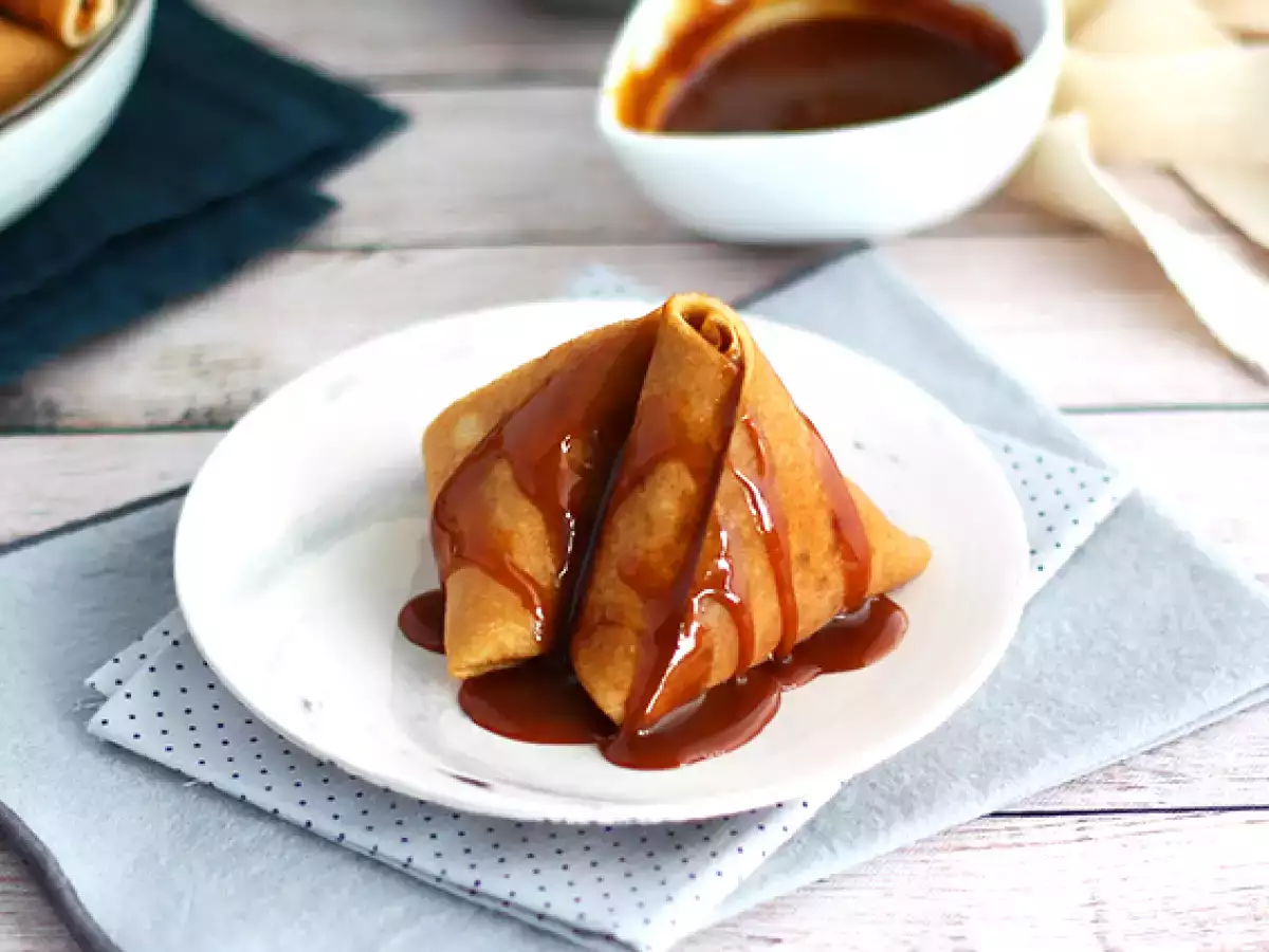 Palacinky Samoussas s karamelizovanými jablkami