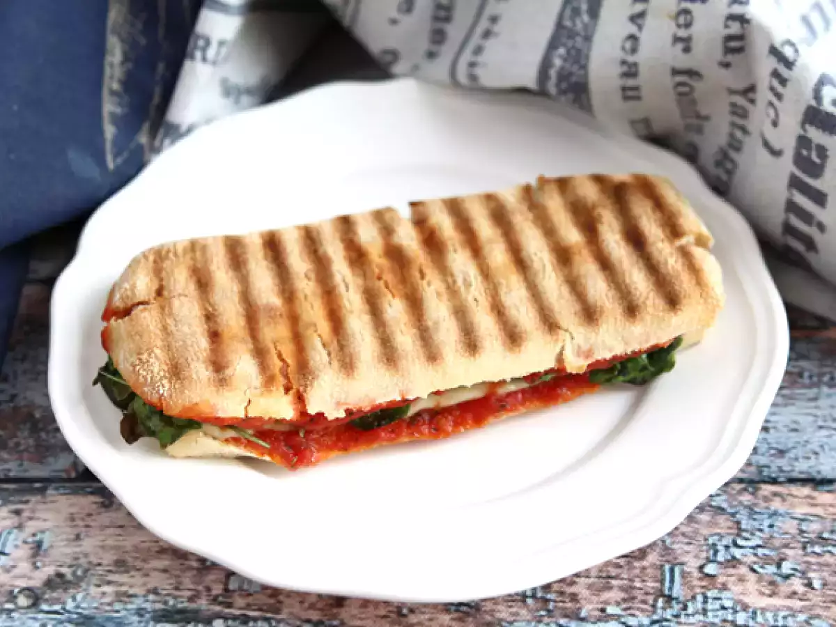 Panini s chorizom a ementálom - foto 2