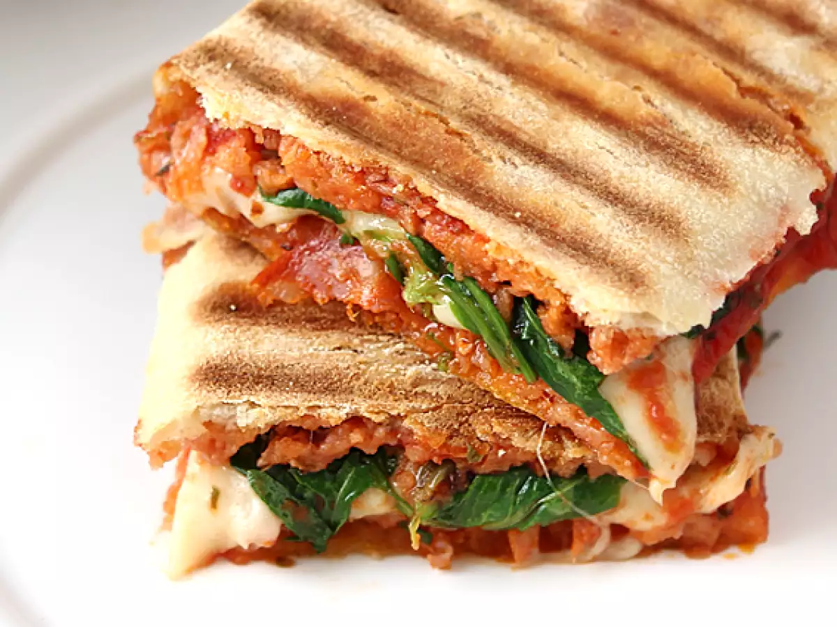 Panini s chorizom a ementálom - foto 3
