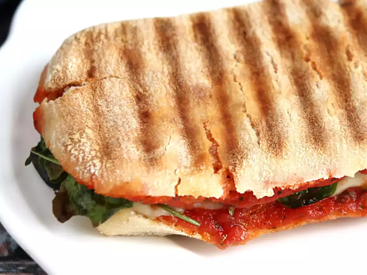 Panini s chorizom a ementálom - foto 4