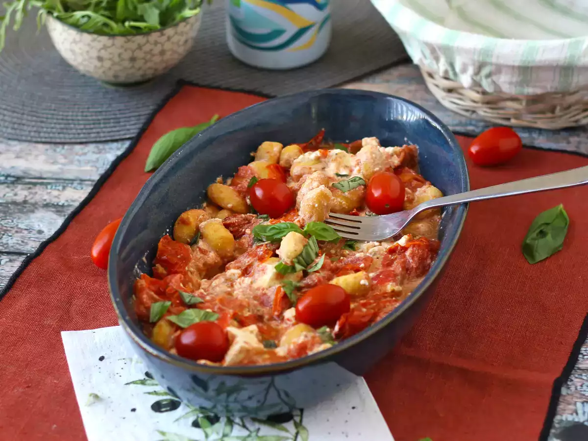 Pečené feta halušky s Airfryer, super rýchle jedlo s cherry paradajkami a feta! - foto 4