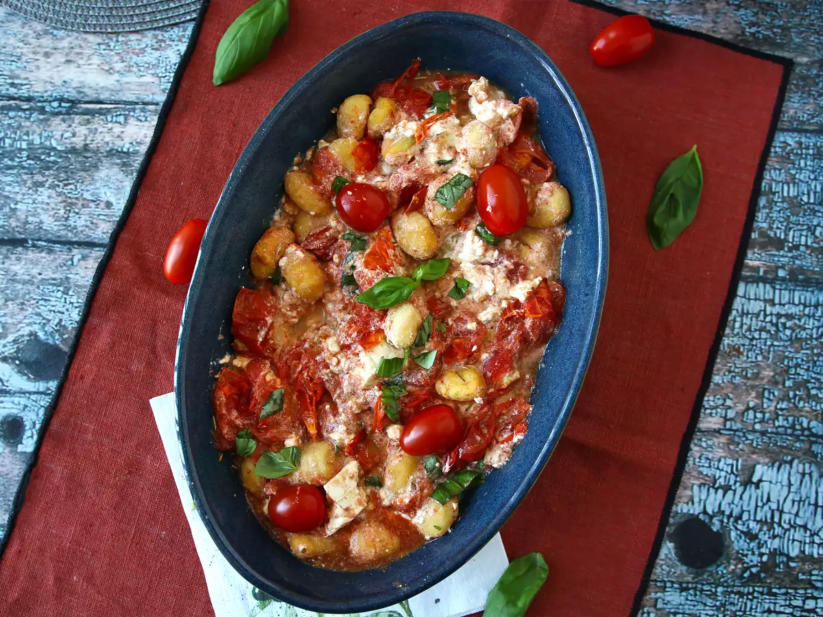 Pečené feta halušky s Airfryer, super rýchle jedlo s cherry paradajkami a feta! - foto 5