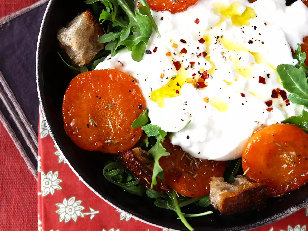 Pečené marhule, rukola a šalát burrata - foto 2