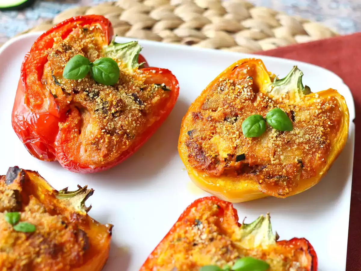 Pečené vegetariánske plnené papriky: jednoduchý a chutný recept so zeleninou a syrom mozzarella - foto 7