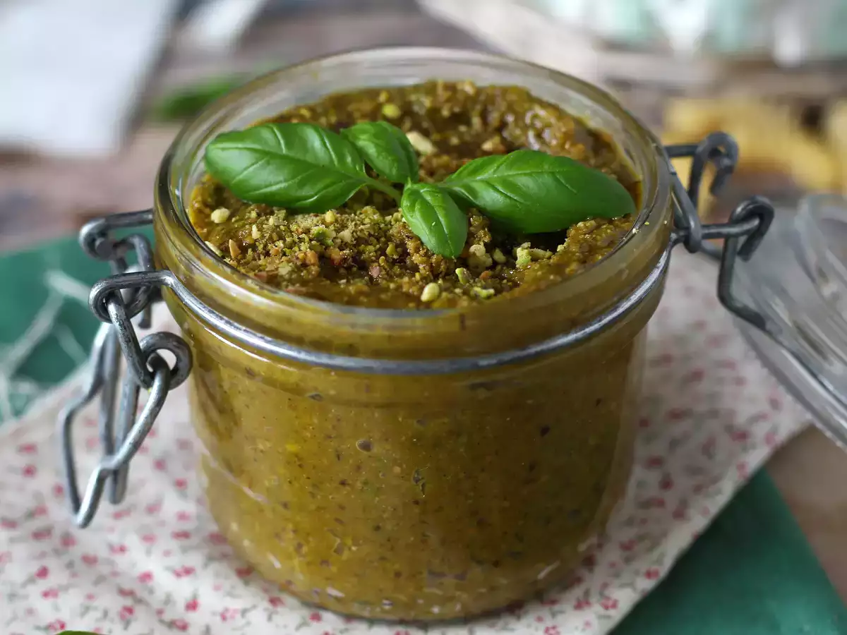 Pistáciové pesto, jednoduchá a chutná omáčka - foto 5