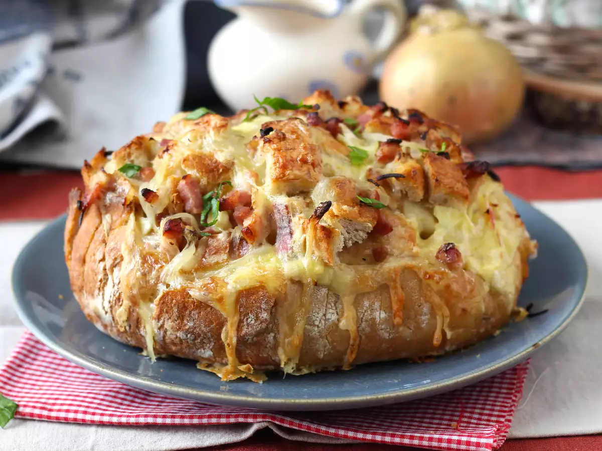 Plnený chlieb s ježkom v štýle tartiflette - foto 2