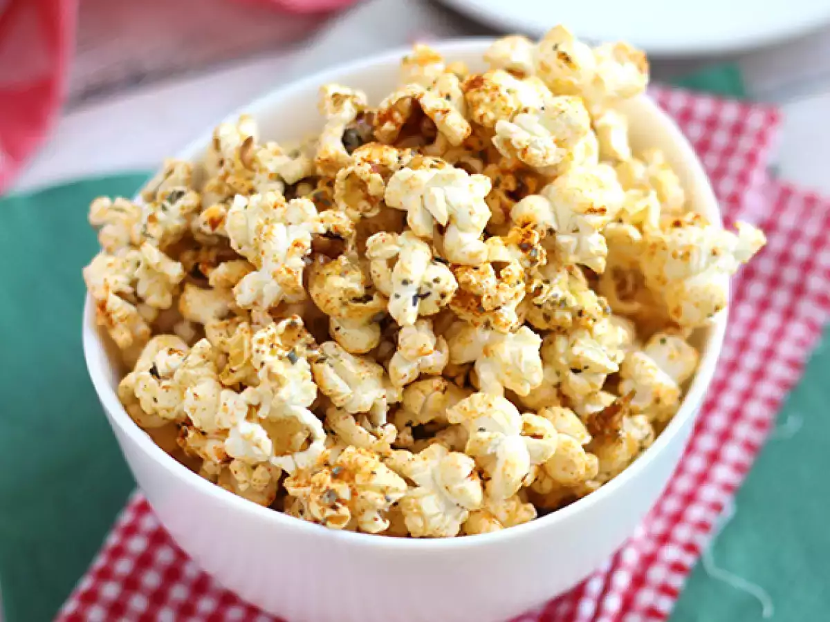 Popcorn s príchuťou pizze