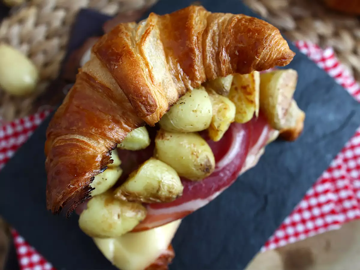 Raclette croissant sendvič na chutnú desiatu! - foto 4