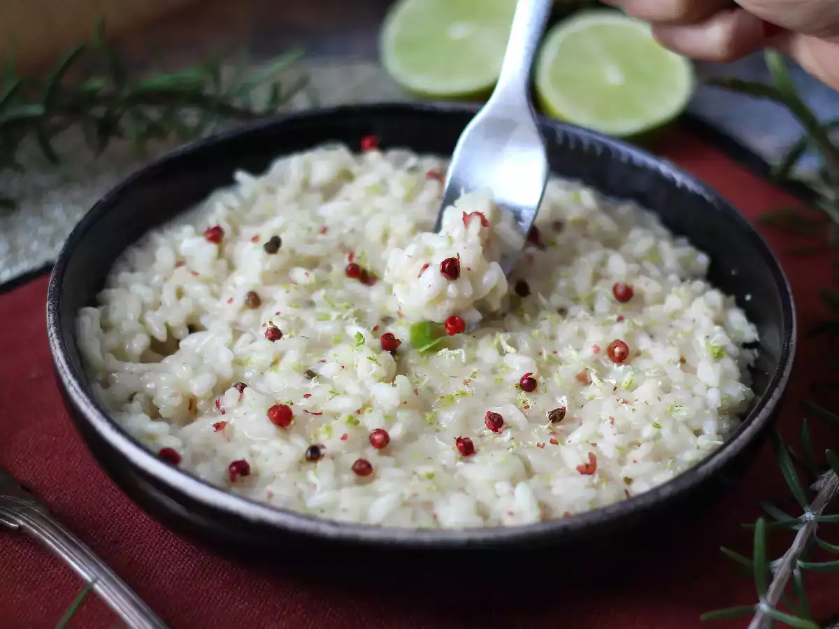 Rizoto s vápnom a ružovým korením: elegantný vegetariánsky recept na špeciálne večere