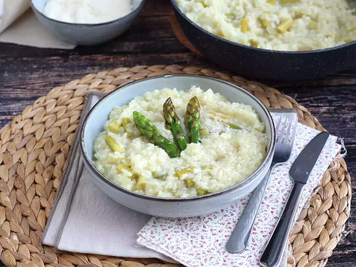 Rizoto so zelenou špargľou a parmezánom