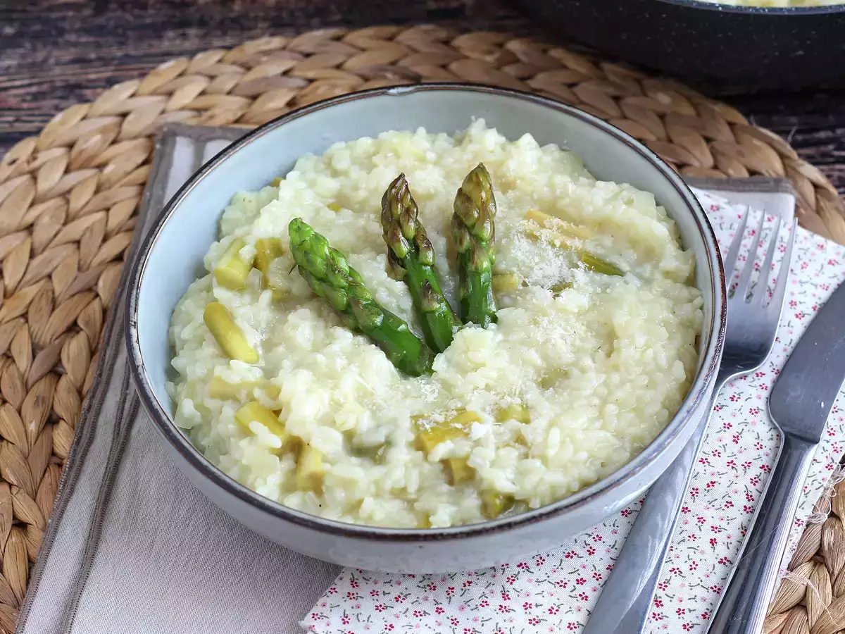 Rizoto so zelenou špargľou a parmezánom - foto 3