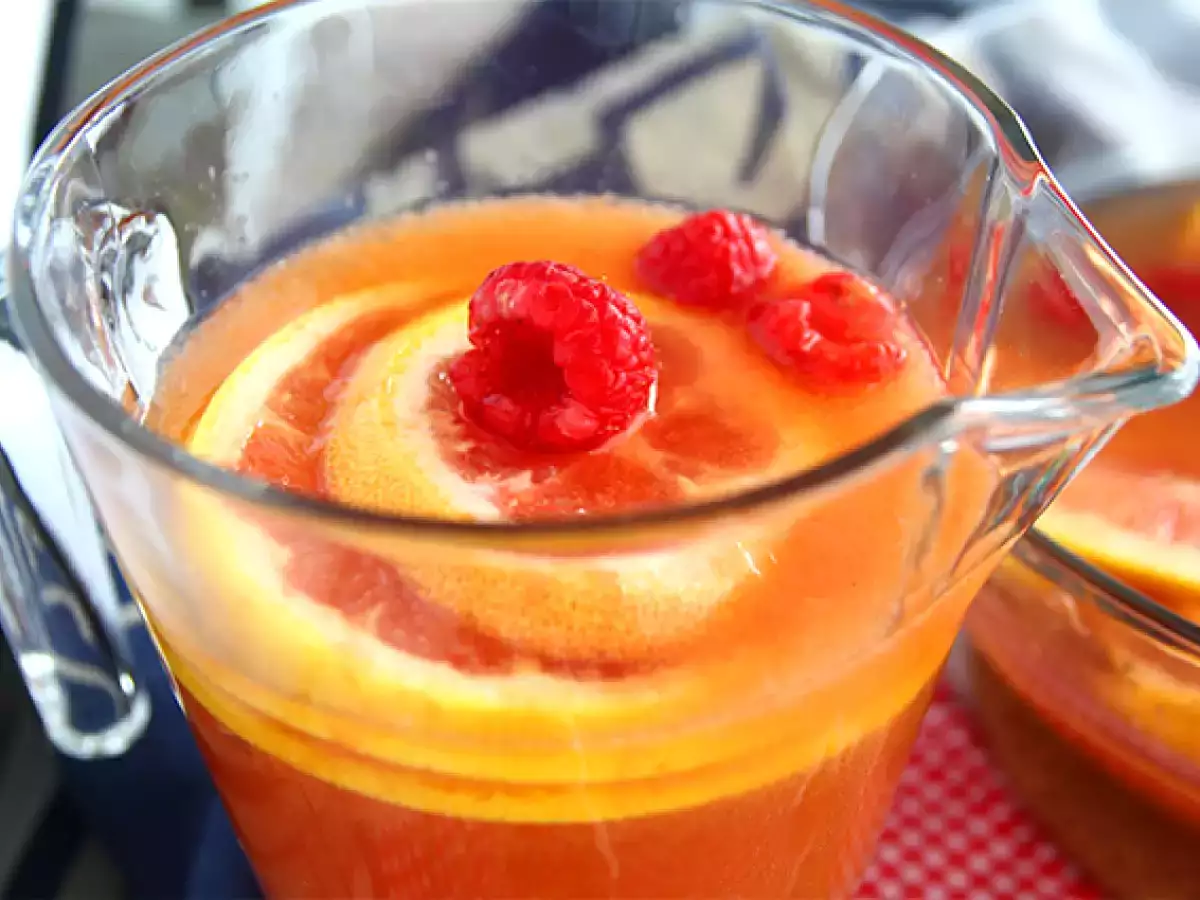 Ružová sangria s ružovým vínom - foto 4