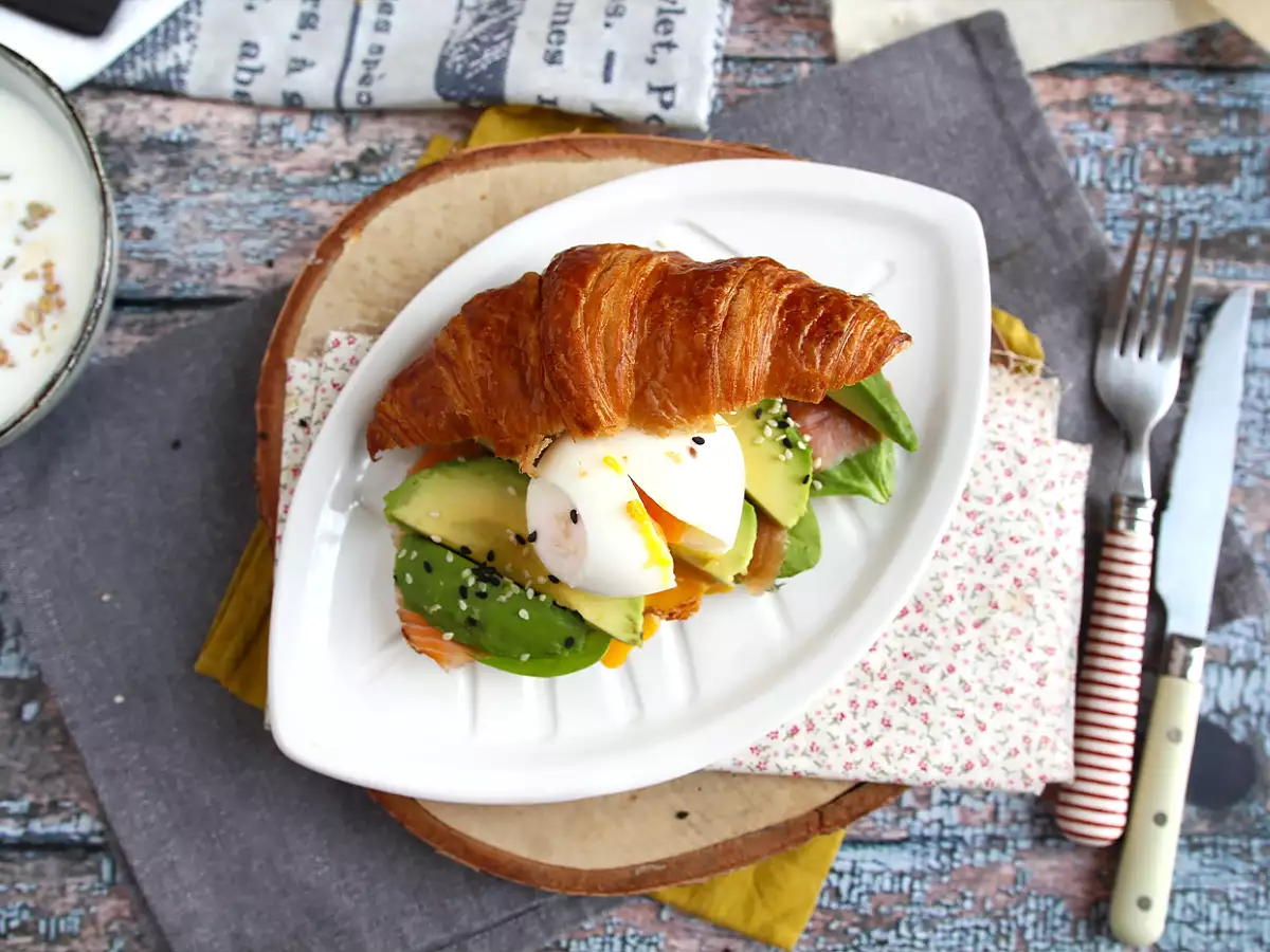 Sendvič s croissantom na desiatu - foto 2