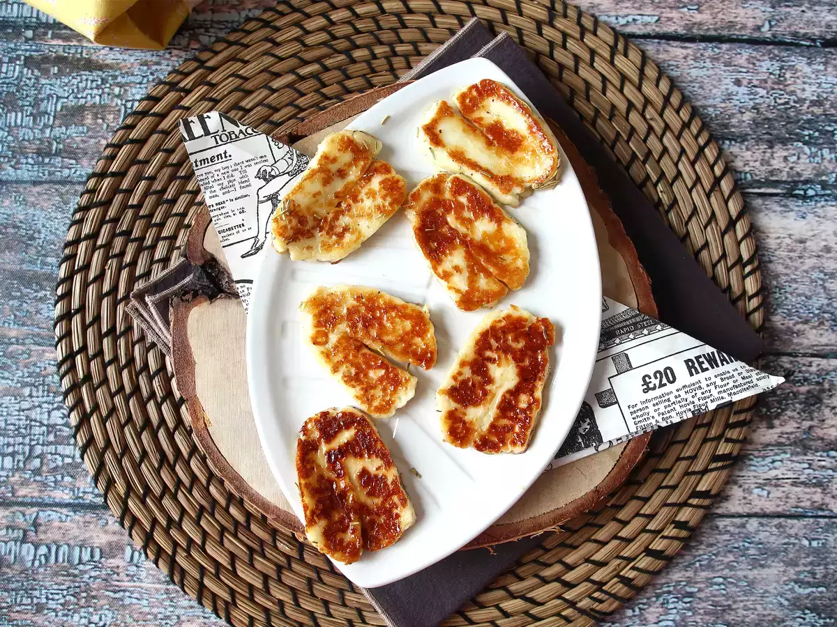 Sladkokyslý Halloumi vyprážaný na panvici s medom a rozmarínom - foto 5