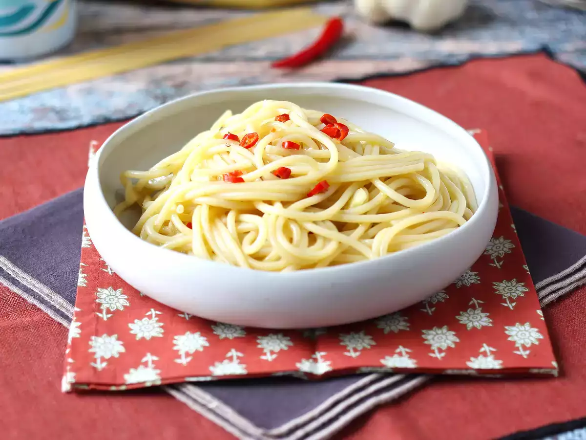 Špagety aglio, olio a peperoncino: talianske tradičné jedlo na poslednú chvíľu - foto 2