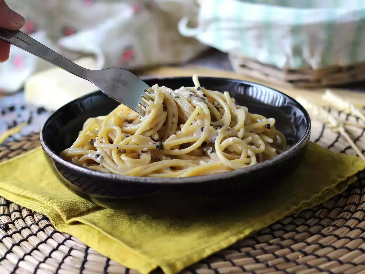 Špagety cacio e pepe: 3 prísady, explózia chutí! - foto 4
