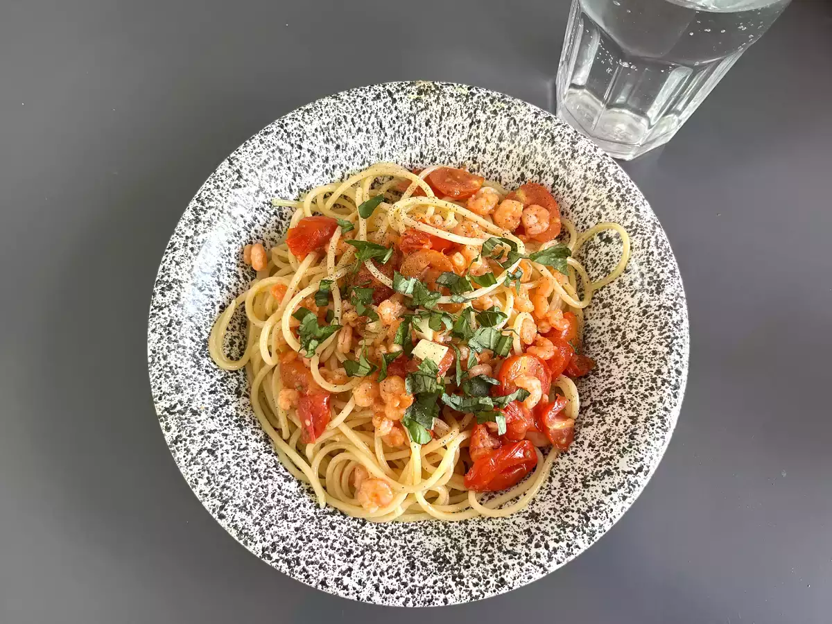 Špagety s krevetami a cherry paradajkami, rýchly recept na chutný prvý chod - foto 3
