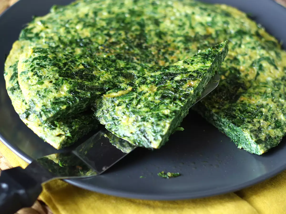 Špenátová omeleta, jednoduchý a chutný vegetariánsky druhý chod - foto 4