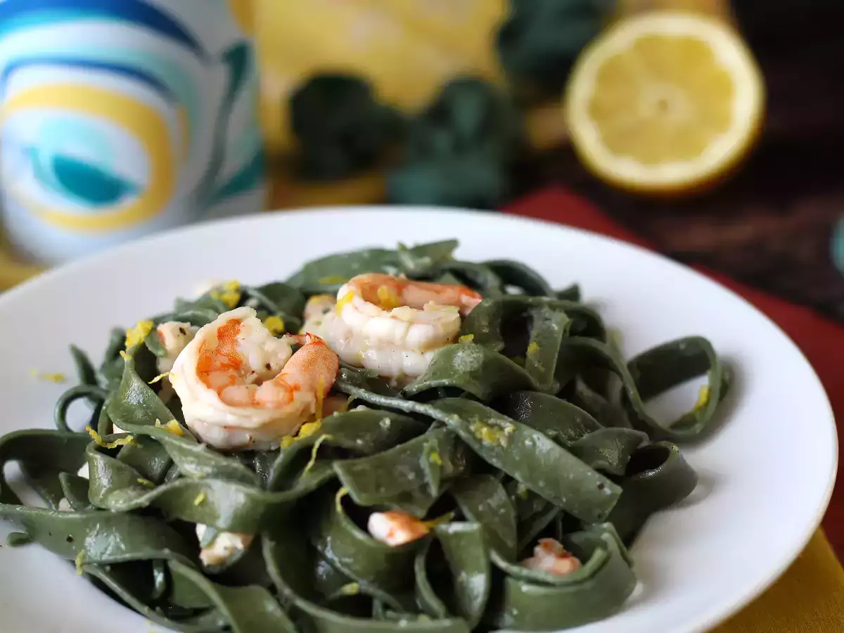 Spirulinové cestoviny s krevetami a citrónom: prvý chod bohatý na živiny s jedinečnou chuťou - foto 3