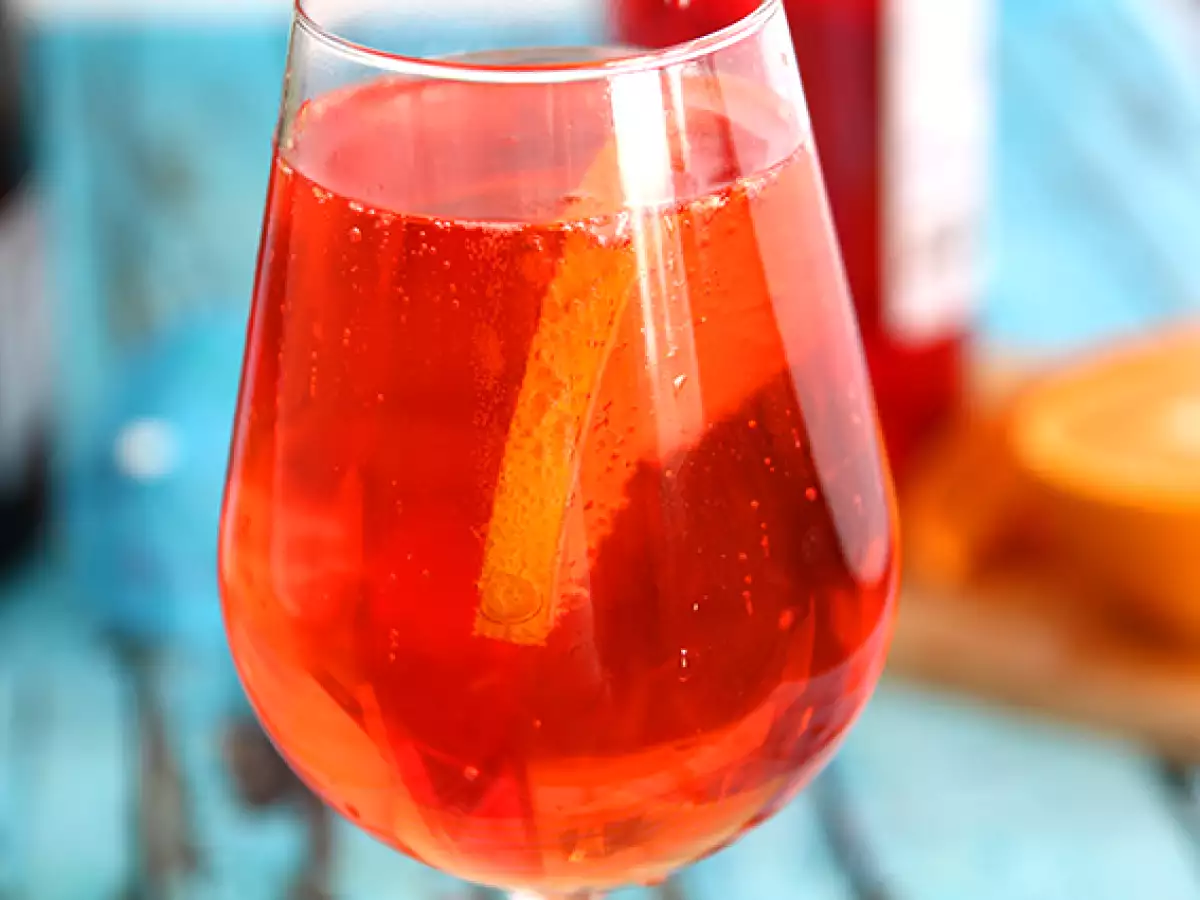 Spritz, slávny taliansky koktail s Aperolom - foto 2