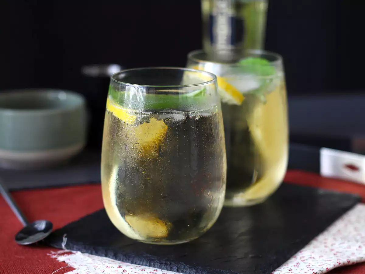 Spritz St-Germain s likérom z bazového kvetu, mimoriadne svieži koktail na leto - foto 4