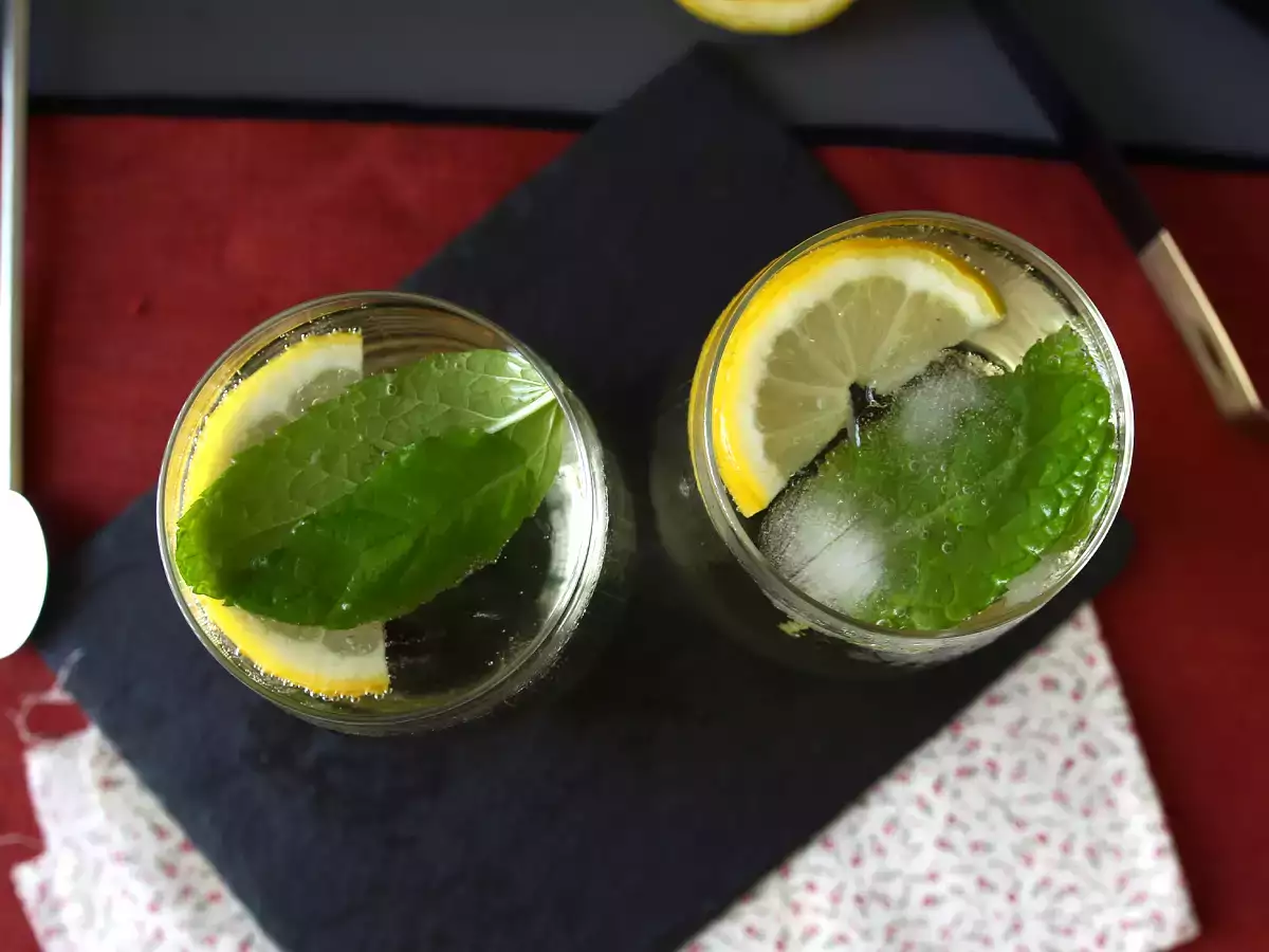 Spritz St-Germain s likérom z bazového kvetu, mimoriadne svieži koktail na leto - foto 6