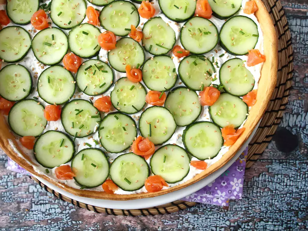 Super osviežujúci letný koláč: ricotta, uhorka a údený losos - foto 3