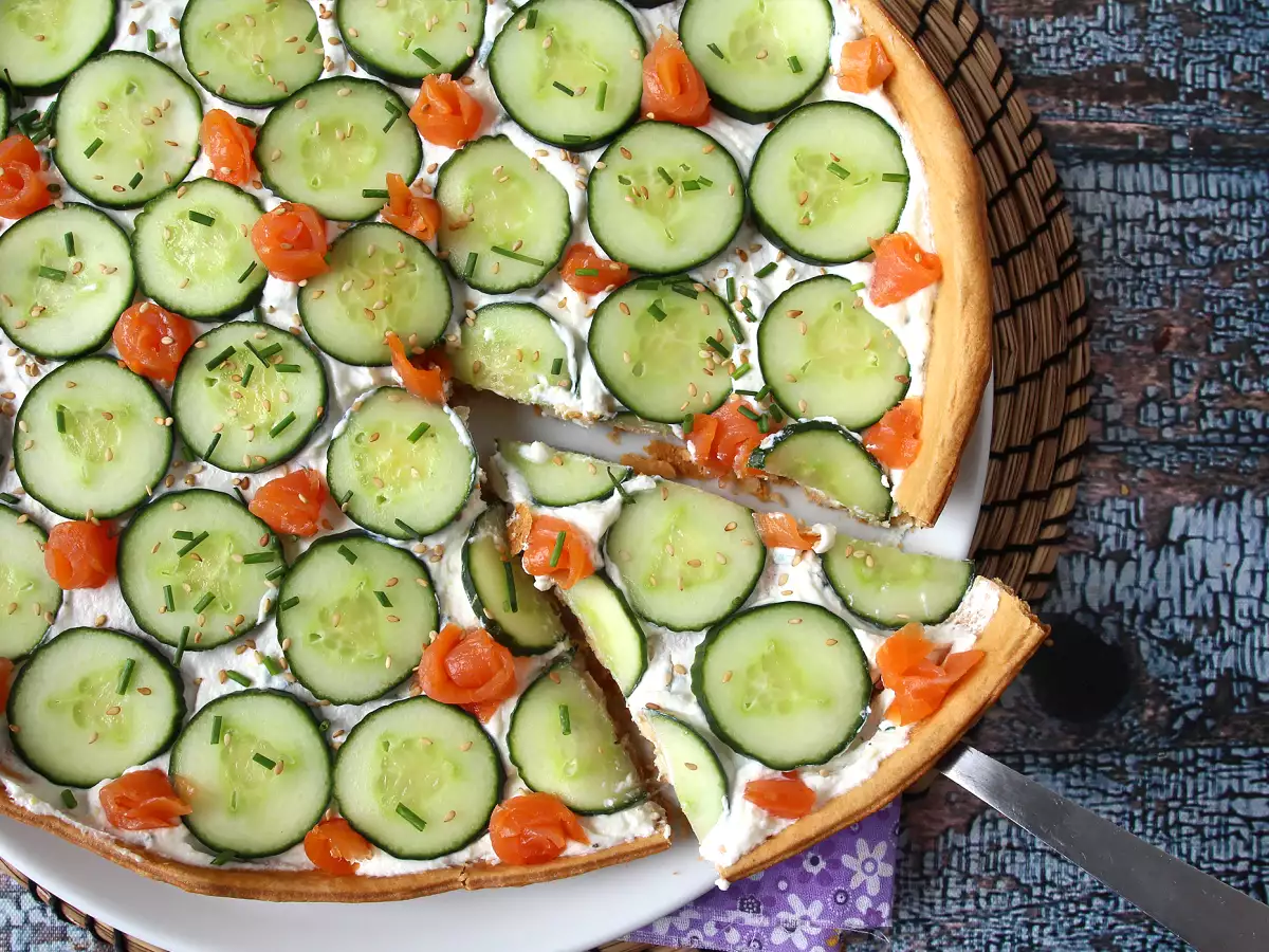 Super osviežujúci letný koláč: ricotta, uhorka a údený losos - foto 6