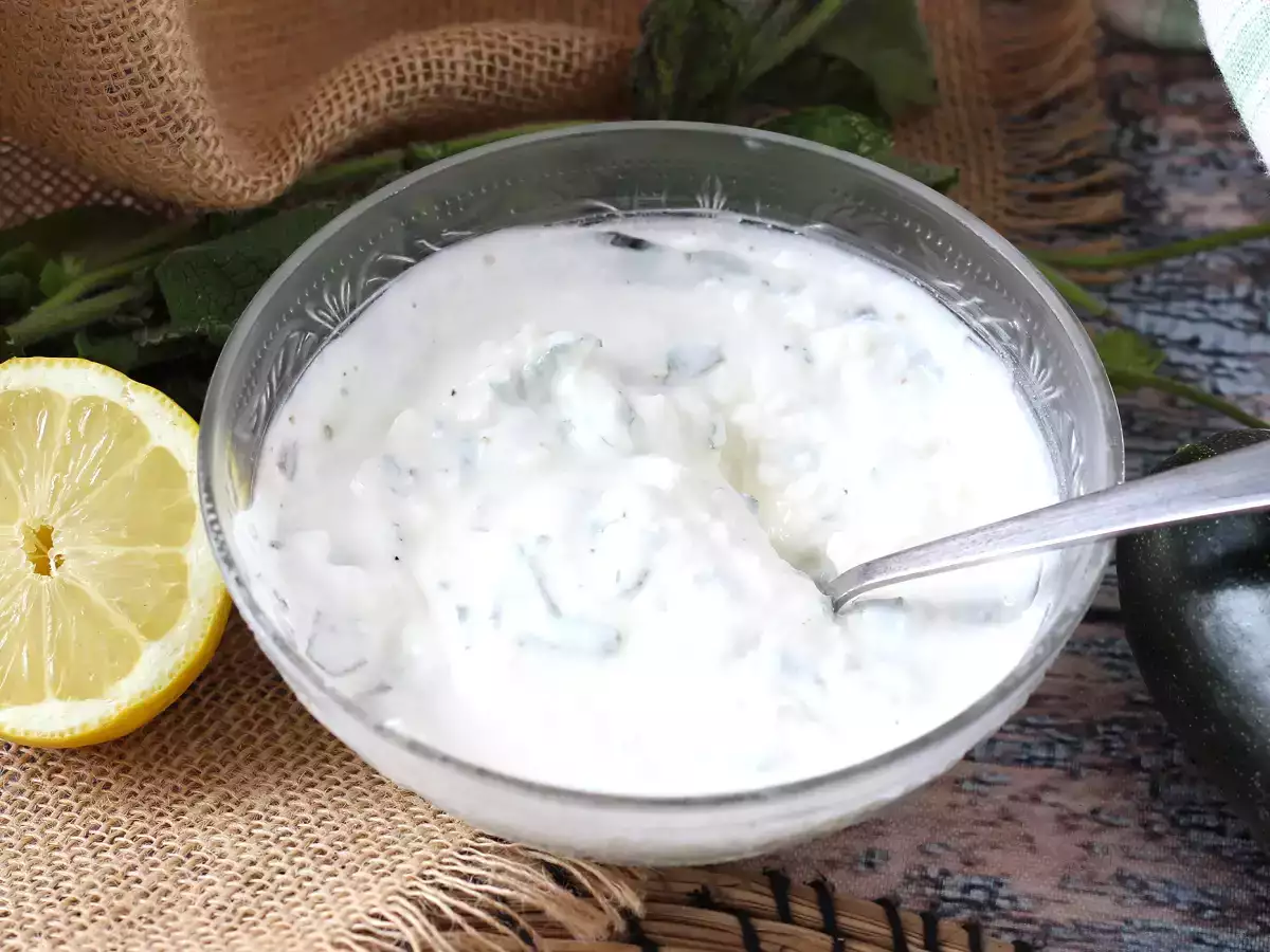 Super svieži jogurt, feta, citrón a mätová omáčka! - foto 5