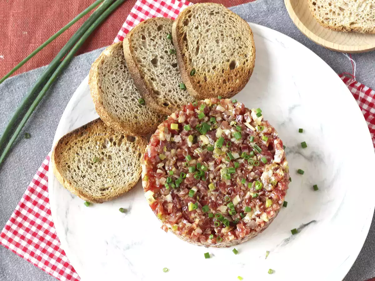 Tartar de fuet: expresná verzia klasického tatarského bifteku - foto 2