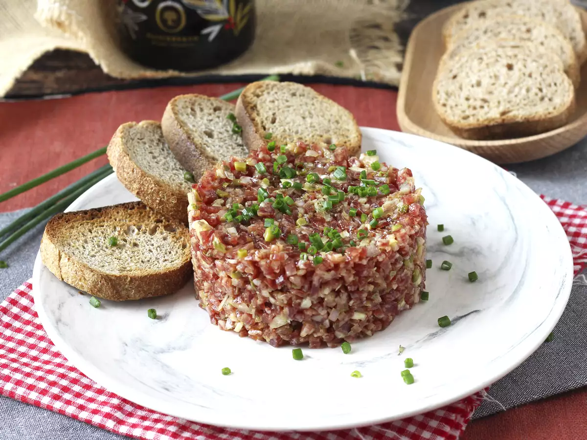 Tartar de fuet: expresná verzia klasického tatarského bifteku - foto 3