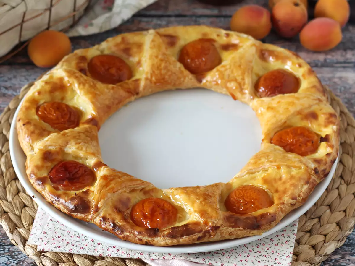 Tarte oranaise - lístkové cesto, puding a marhule