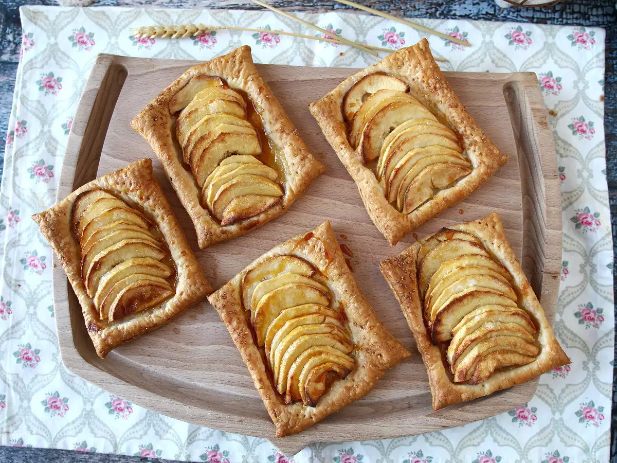 Tenké jablkové koláče - foto 6
