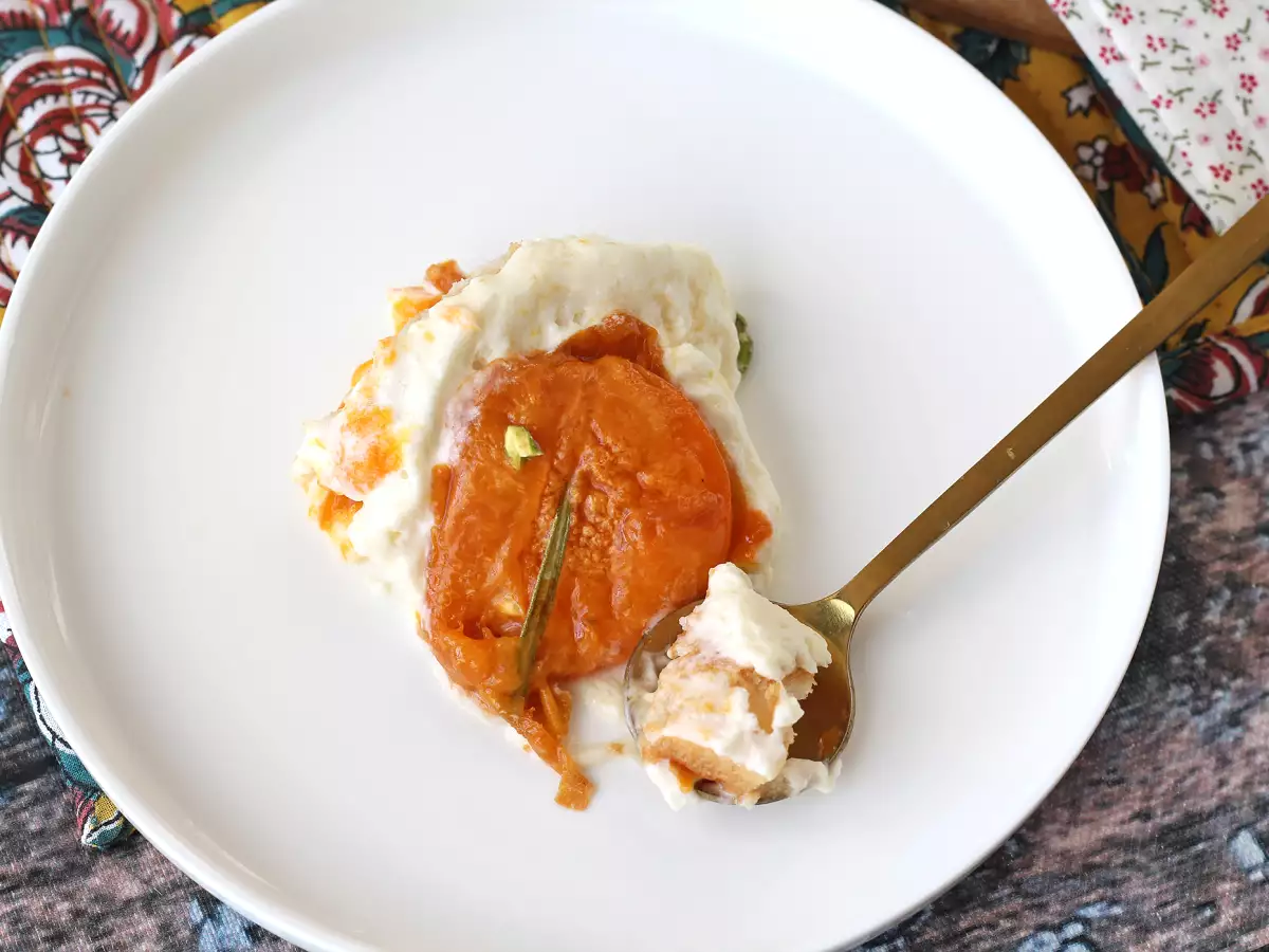 Tiramisu s pečenými marhúľami: ovocný dezert s jemnou konzistenciou, ideálny na leto - foto 7