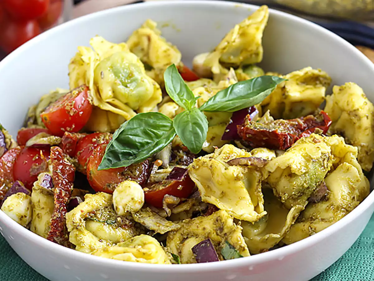 Tortellini a šalát s pestom - foto 5