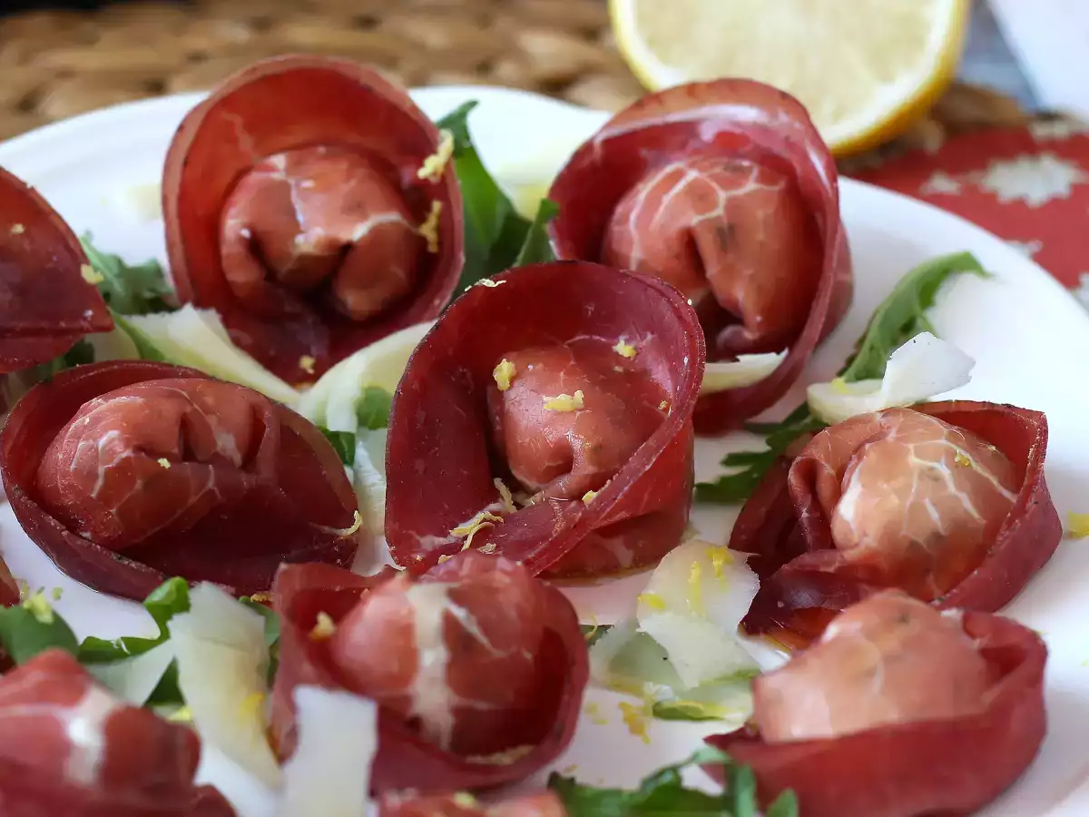 Tortelloni di bresaola plnené rukolou a syrom ricotta: chutné a hotové za 10 minút!