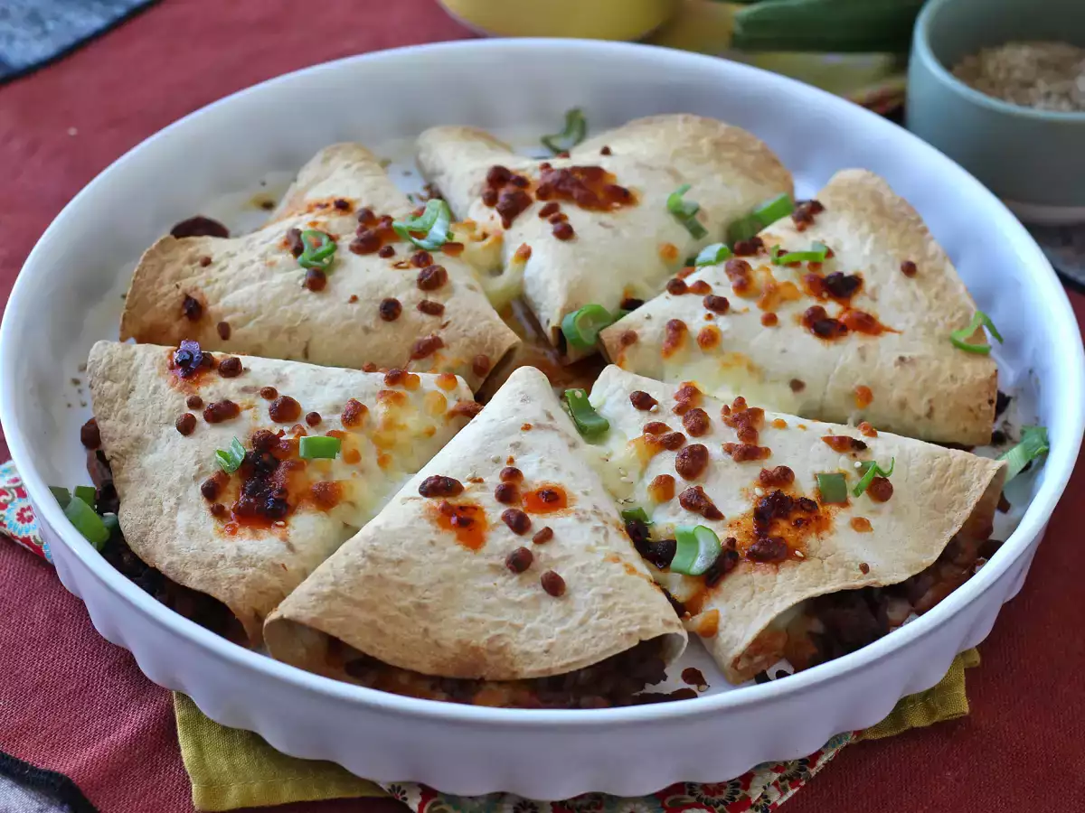 Tortilly pečené v rúre s quesadillou a pikantnou hovädzou náplňou - foto 2
