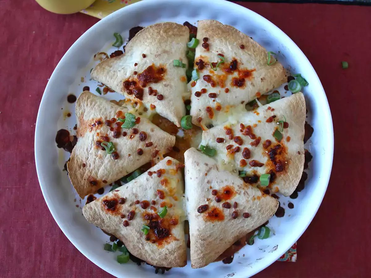 Tortilly pečené v rúre s quesadillou a pikantnou hovädzou náplňou - foto 4
