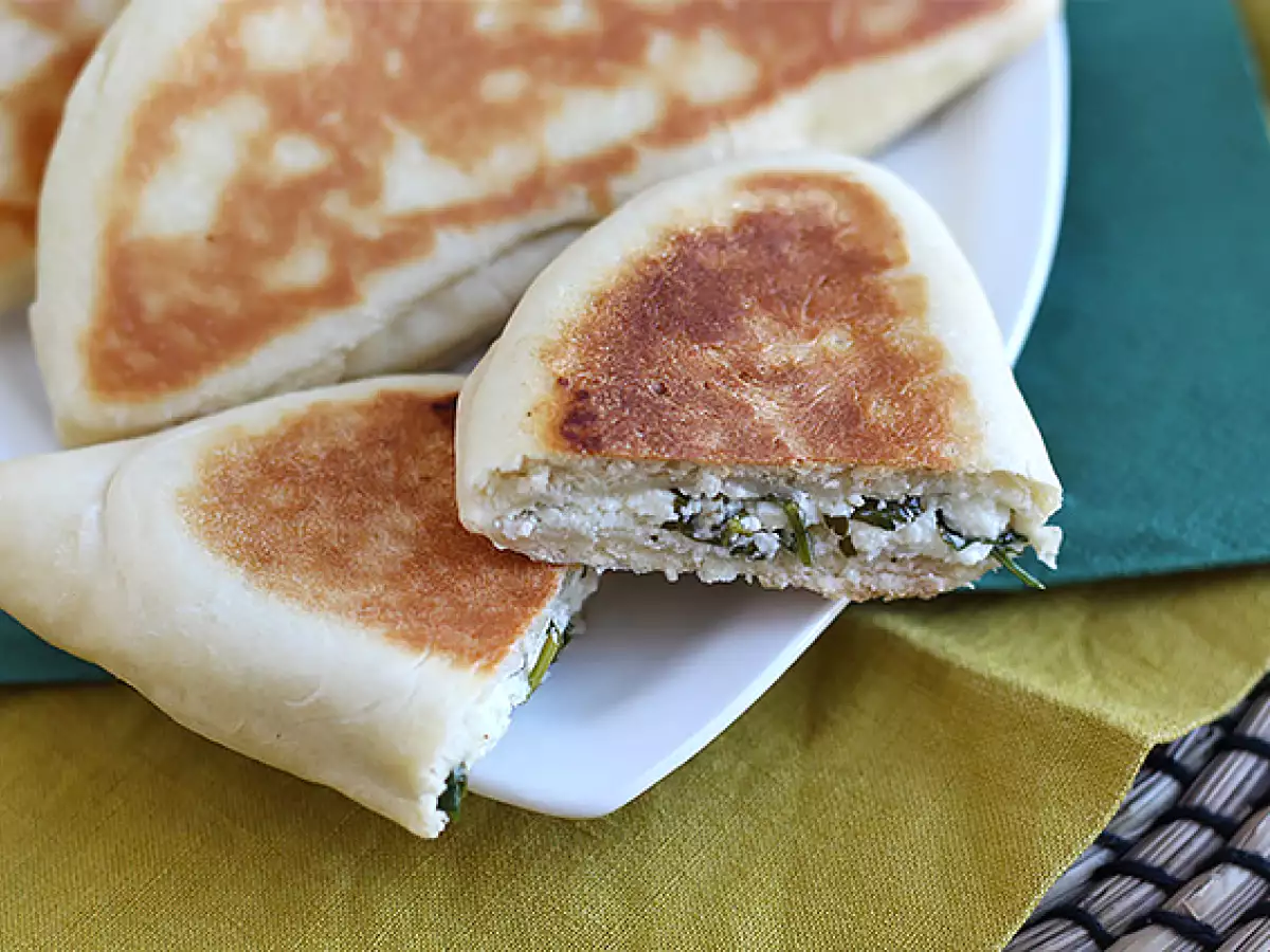 Turecké palacinky plnené fetou, citrónom a petržlenovou vňaťou - Gözleme - foto 5